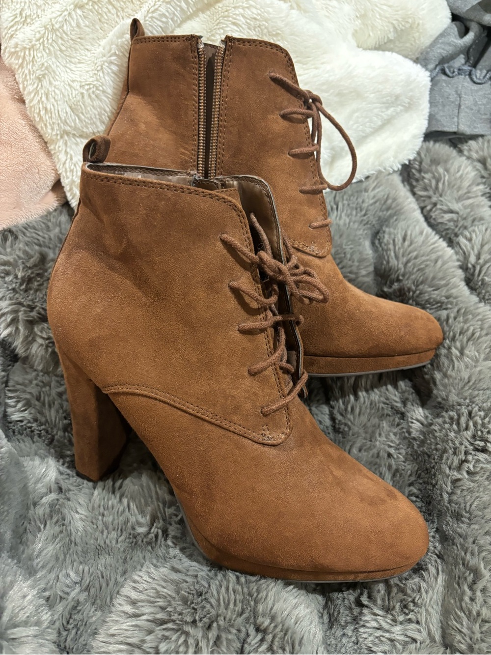 Women's Lace-Up Suede Ankle Boots - Brown